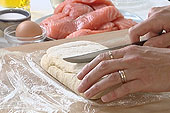 http://www.bbc.co.uk/food/get_cooking/images/stepbystep/052_01.jpg