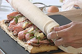 http://www.bbc.co.uk/food/get_cooking/images/stepbystep/052_09.jpg
