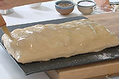 http://www.bbc.co.uk/food/get_cooking/images/stepbystep/052_11.jpg
